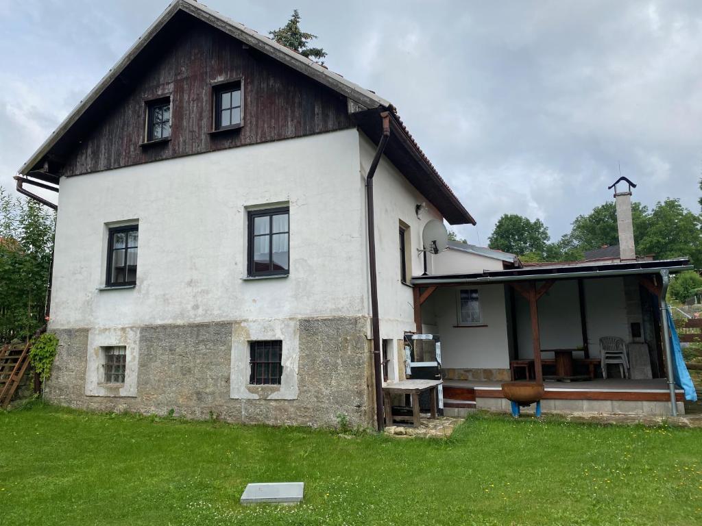 Budova, kde se vila nachází