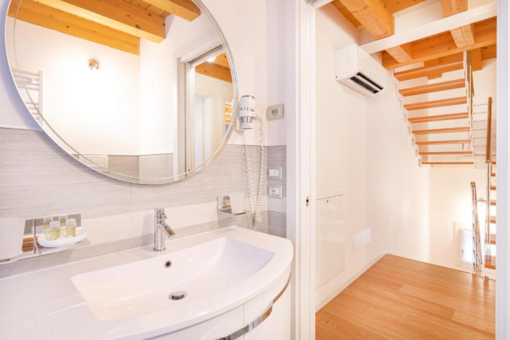 Ca' Degli Antichi Giardini Apartments - Resim 43