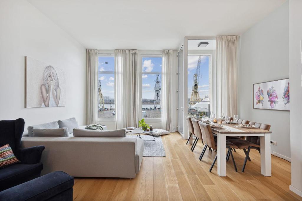Bright waterfront apartment