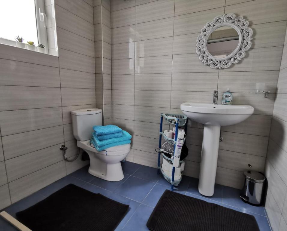 Luli Sea View Apartment - Image 3
