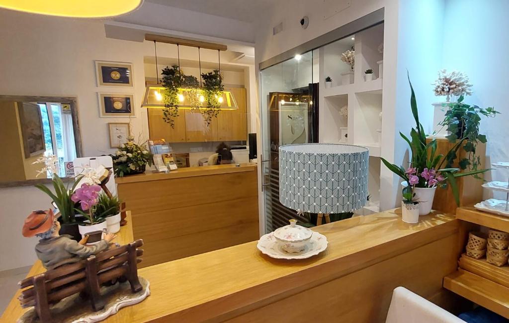 Příslušenství pro přípravu čaje a kávy v ubytování Melody Sorrento Suites