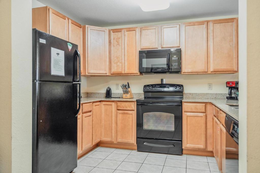 A kitchen or kitchenette at MVC - Unit 3507