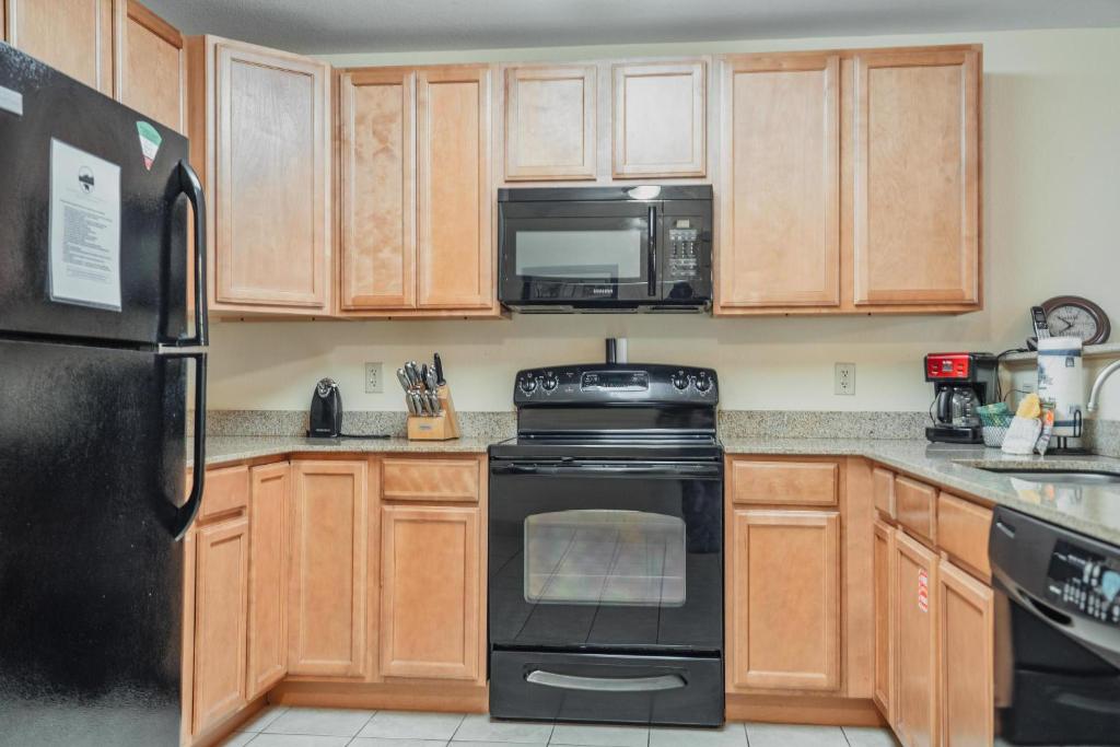 A kitchen or kitchenette at MVC - Unit 3507