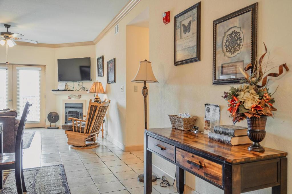 A kitchen or kitchenette at MVC - Unit 3507