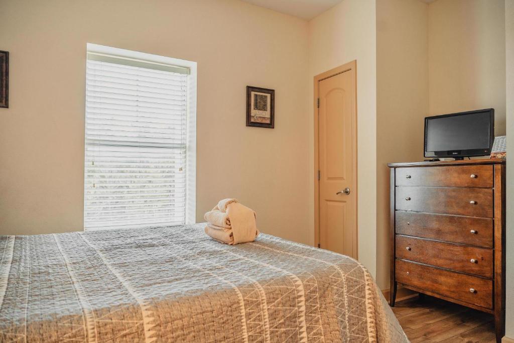 A bed or beds in a room at MVC - Unit 3507