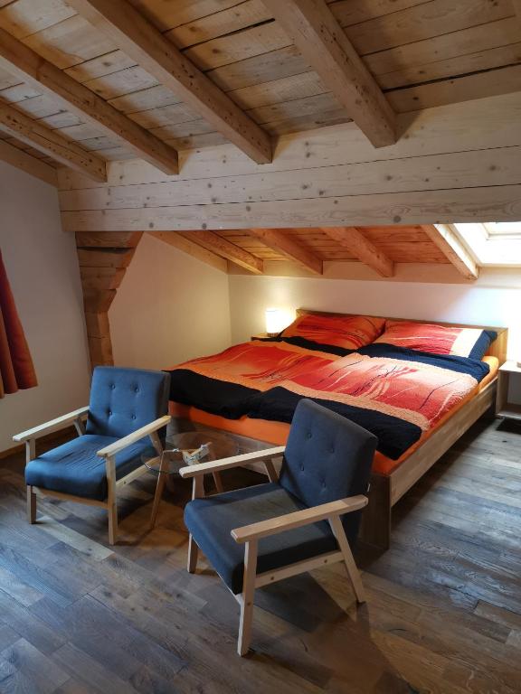 Postel nebo postele na pokoji v ubytování Chalet-Daheim-Fiesch 3,5-Zimmerwohnung