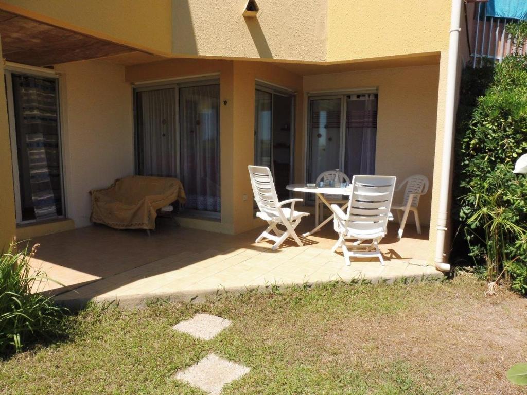 Patio alebo iná vonkajšia časť ubytovania CAPAO Joli T3 1ere ligne mer piscine Cap d'Agde