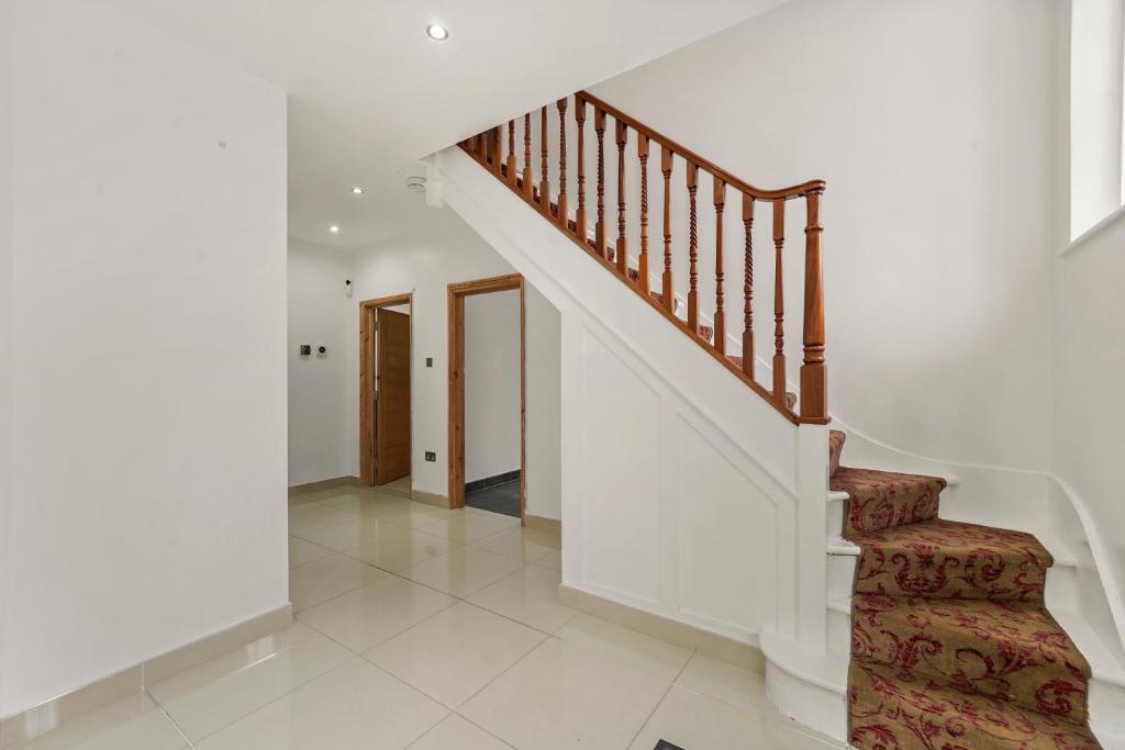 Beautiful large house in Catford, Catford (updated prices 2024)