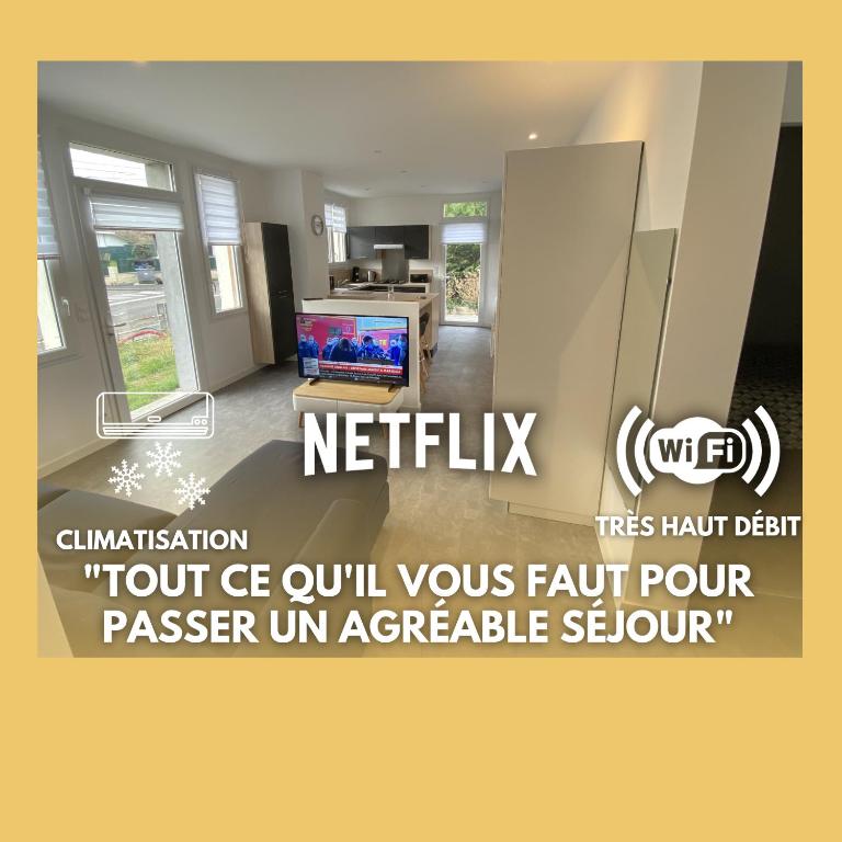 a picture of a living room with a tv at Boulevard de lattre de tassigny RDCh in Saint-Paul-lès-Dax
