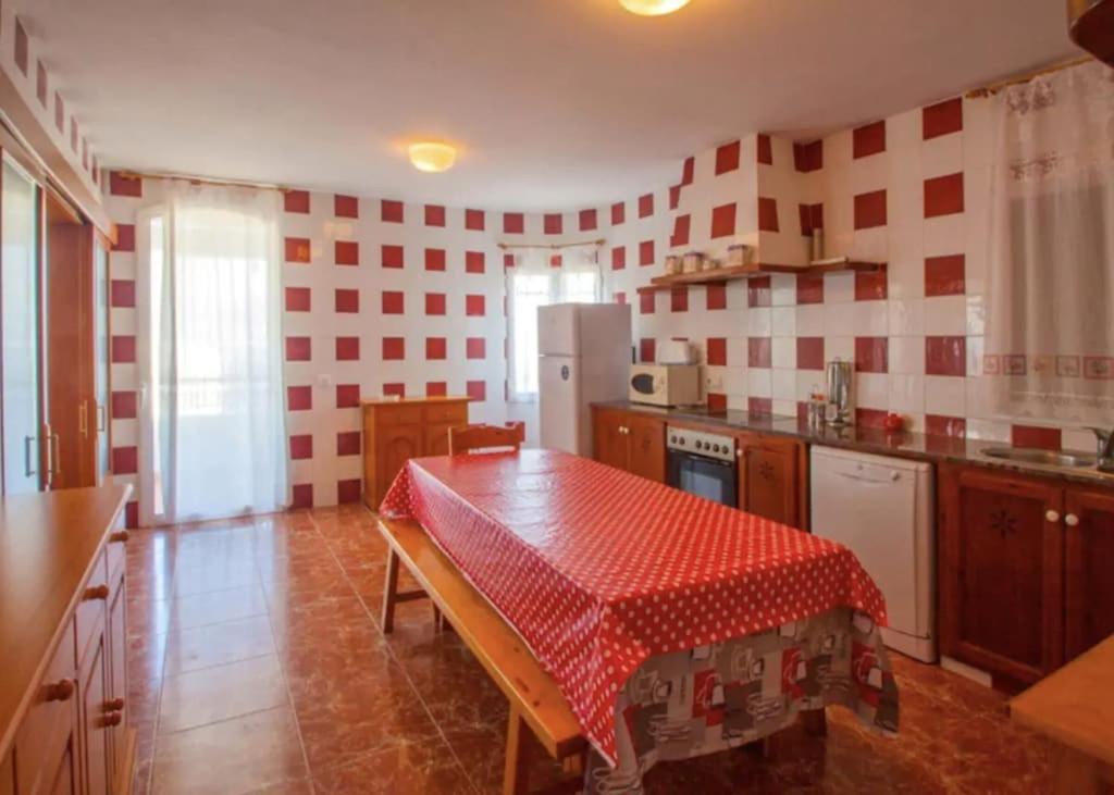 Kuchyň nebo kuchyňský kout v ubytování Villa MORELL