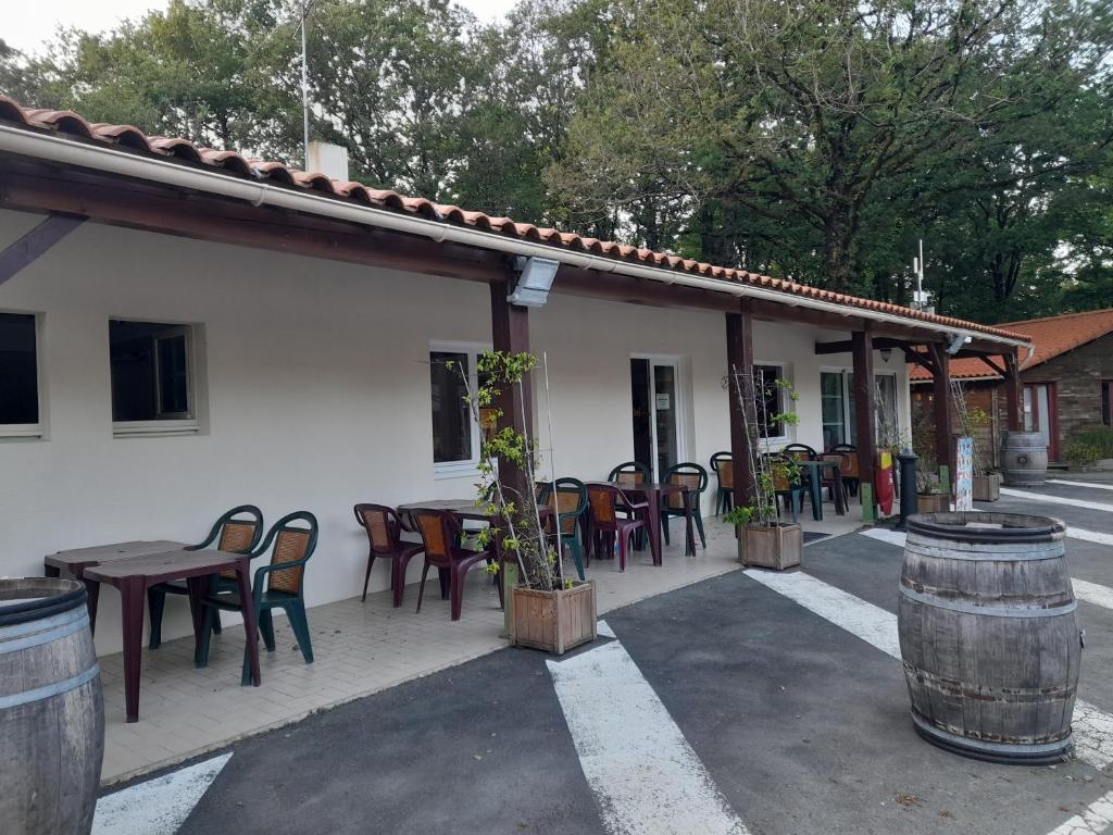 Fotografia z galérie ubytovania Mobilhome proche du Puy du Fou 910CB v destinácii La Boissière-de-Montaigu