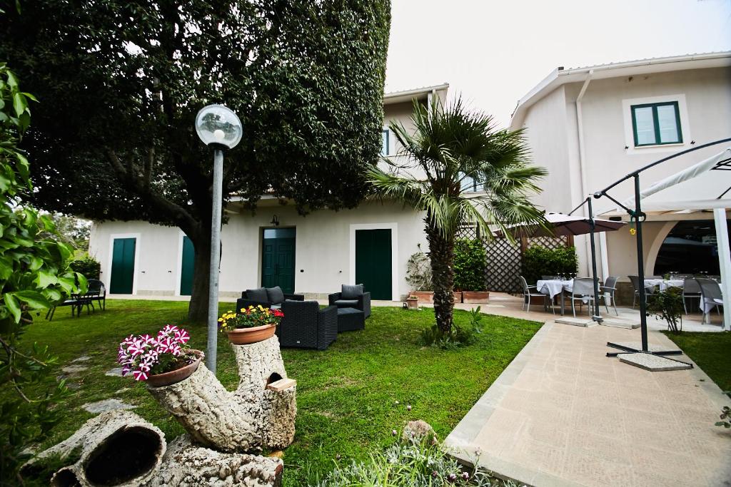 Zahrada ubytování HOTEL VULCI