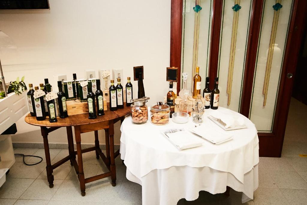 Nápoje v ubytování HOTEL VULCI