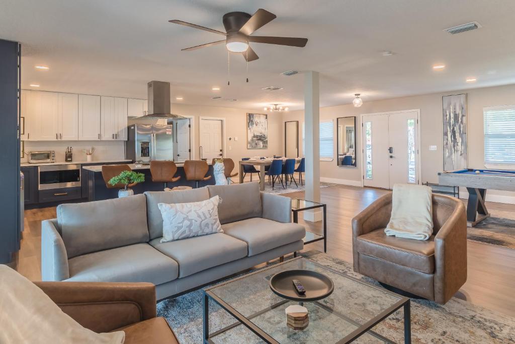 Lake House Retreat Near Downtown, Disney, Universal Studios and Airport photo
