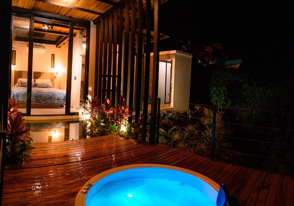 Πισίνα στο ή κοντά στο Sunset Palm Lodge
