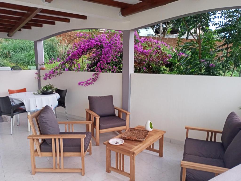 Zahrada ubytování Paradis Caché - Confort Terrasse - Kybo Karaib Location - pkg - Mtgne