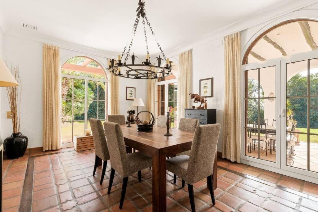 Fotografie z fotogalerie ubytování LUXURY Sotogrande Valderrama hoyo 17 Amazing Villa v destinaci San Roque