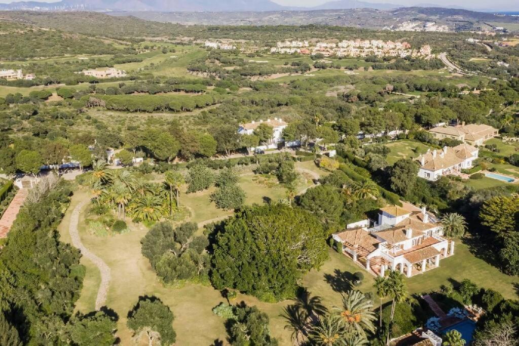 Fotografie z fotogalerie ubytování LUXURY Sotogrande Valderrama hoyo 17 Amazing Villa v destinaci San Roque