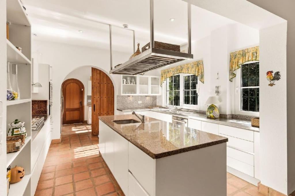 Fotografie z fotogalerie ubytování LUXURY Sotogrande Valderrama hoyo 17 Amazing Villa v destinaci San Roque