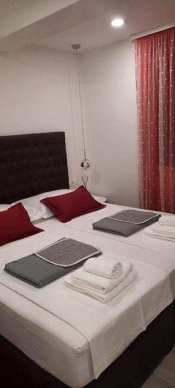 Postel nebo postele na pokoji v ubytování Laurus Makarska Accommodation