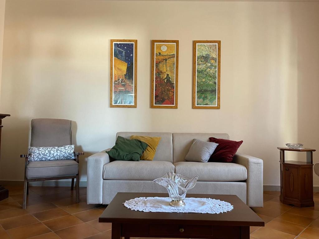 A seating area at Casa Dani