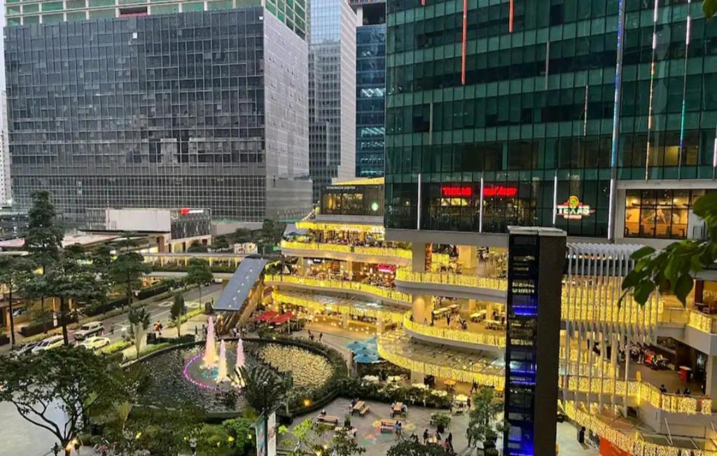 One Uptown Opposite of grandhyatt hotel manila Taguig city - One-Bedroom Apartment