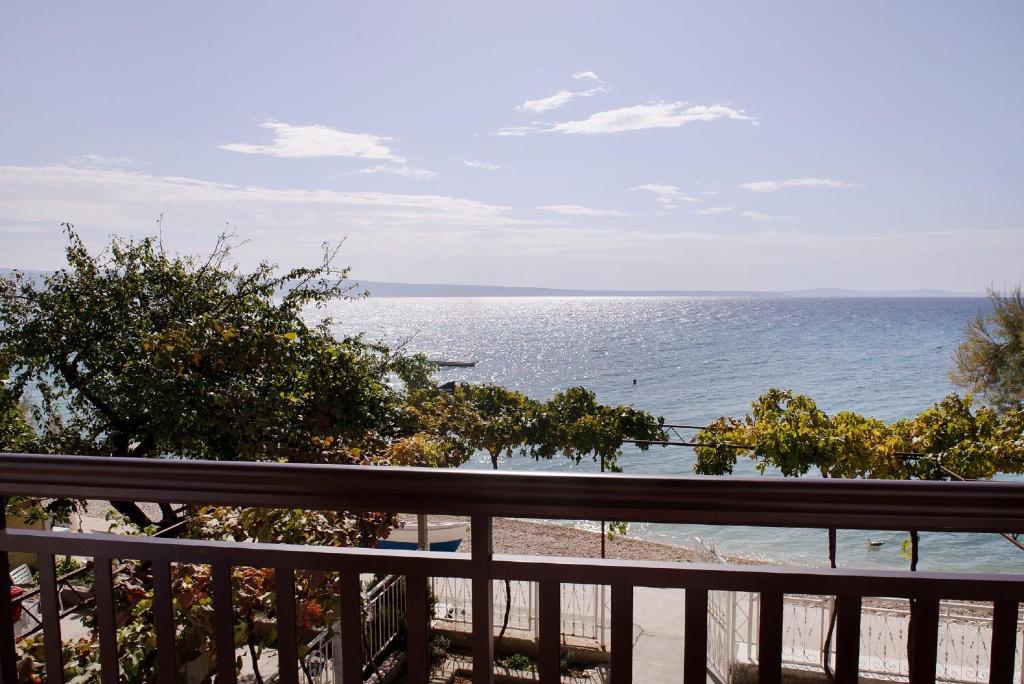 Apartments Slava Petricevic - Three-Bedroom Apartment With Balcony And Sea View