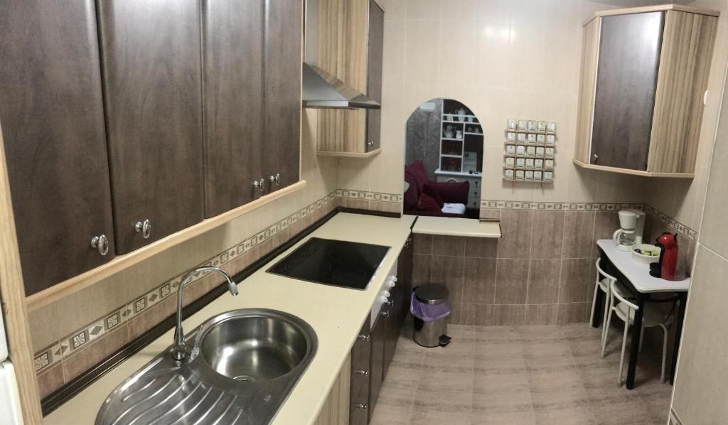 Kuchyňa alebo kuchynka v ubytovaní Apartamento Entre el Falla y la Caleta