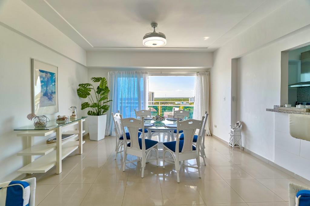 Posezení v ubytování Sunset View 2BR Apartamento Juan Dolio Las Velas