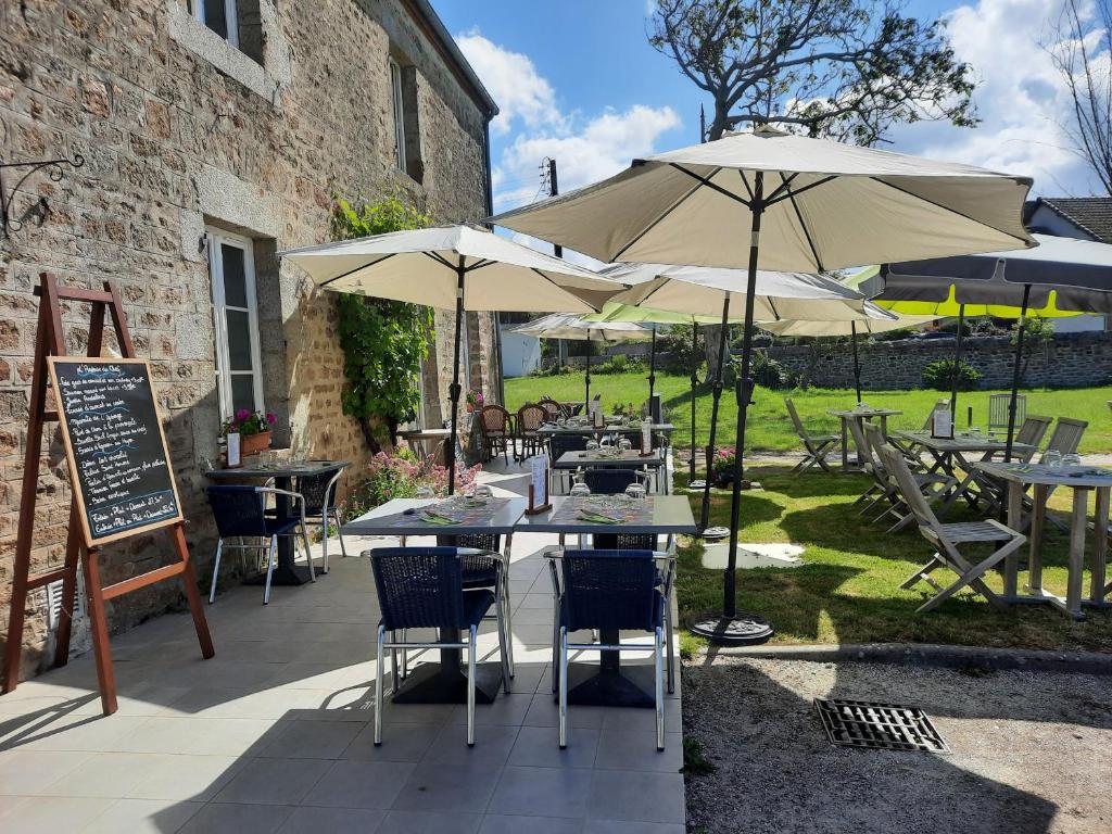 Restaurace v ubytování Logis Auberge de Carolles