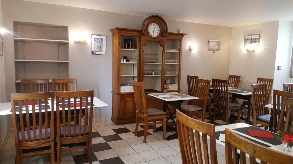 Restaurace v ubytování Logis Auberge de Carolles