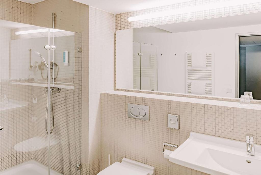 Vienna House Easy by Wyndham Stuttgart - Resim 26