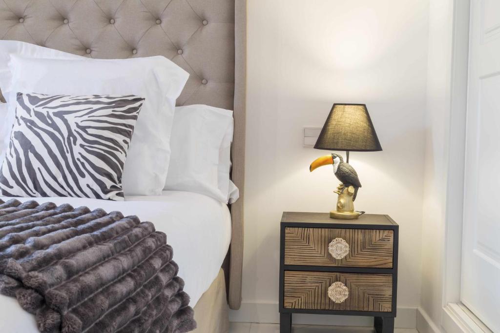 THE CLOCK HOUSE - Luxury Urban Suites - 7