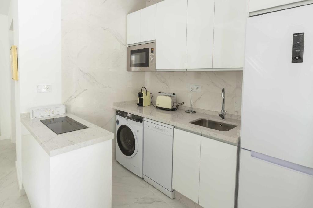 THE CLOCK HOUSE - Luxury Urban Suites - 5