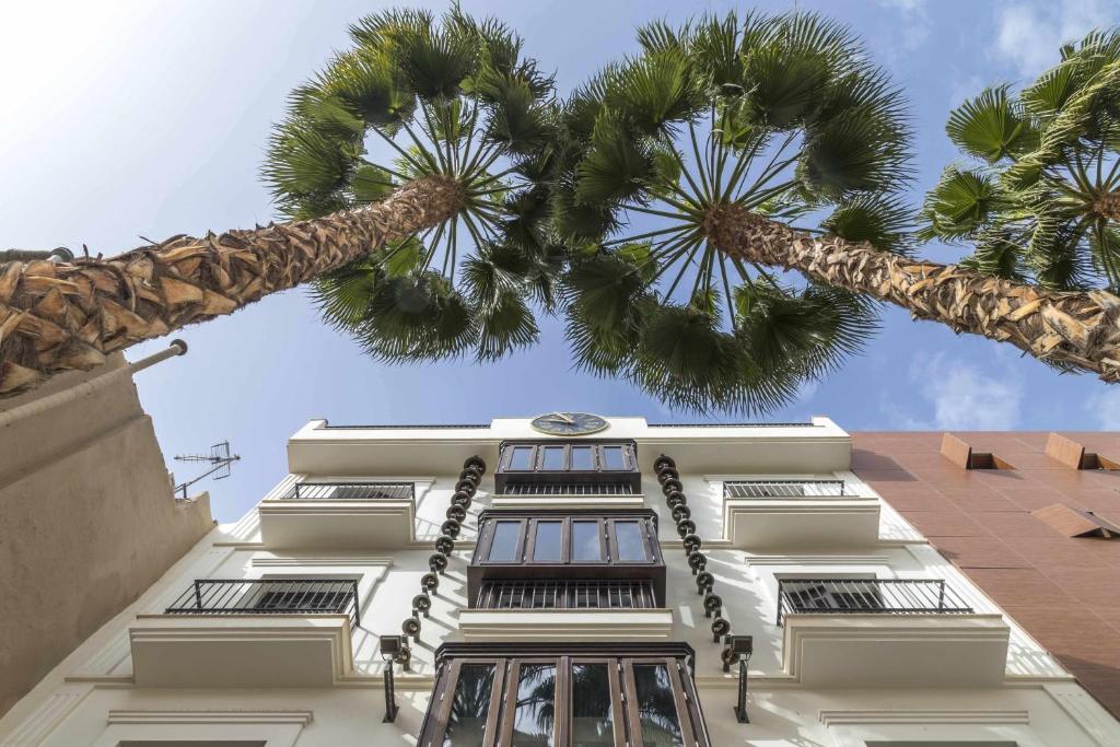 THE CLOCK HOUSE - Luxury Urban Suites - 17