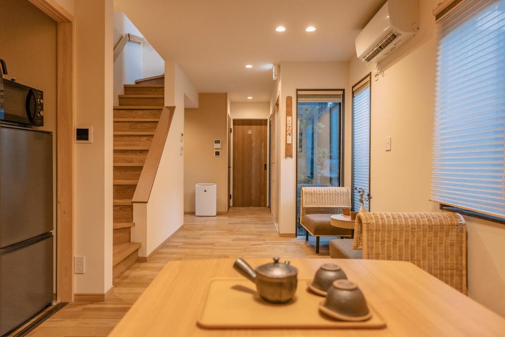 Kuchyň nebo kuchyňský kout v ubytování 谷町君 星屋 東山望月居
