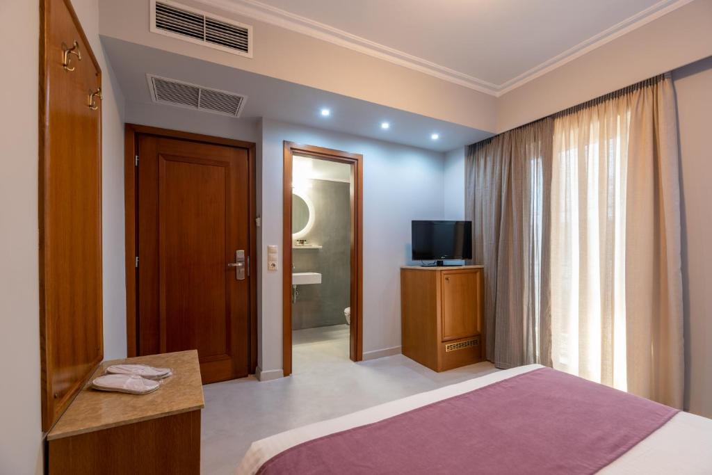 
Double Room with City View
