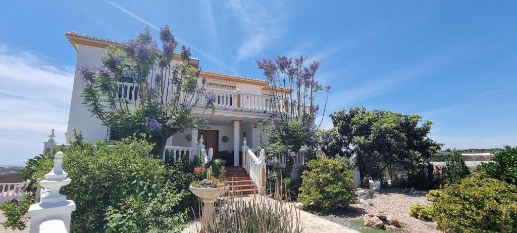 Kép Villa-Charo-Algarrobo-Costa-del-Sol-Salzwasser-Pool-Meerblick-Aussenkueche-25-Min-nach-Malaga szállásáról Algarrobóban a galériában