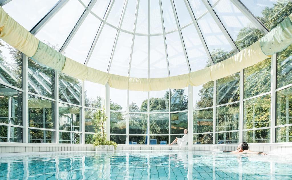 Bazén v ubytování EurothermenResort Bad Hall - Hotel Miraverde nebo v jeho okolí