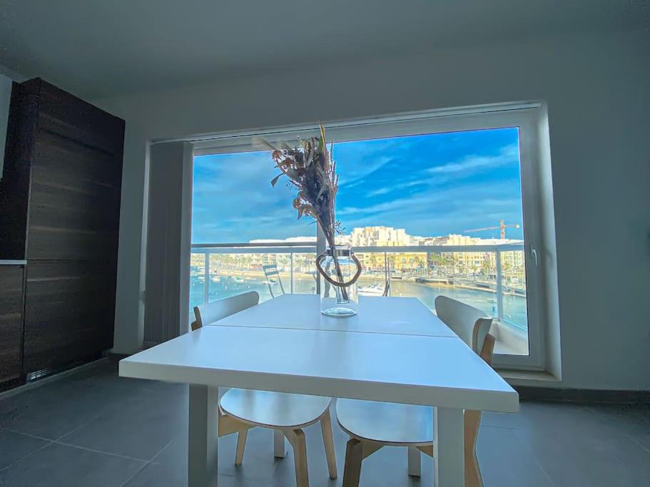 Nespecifikovaný výhled na hory nebo výhled na hory při pohledu z apartmánu