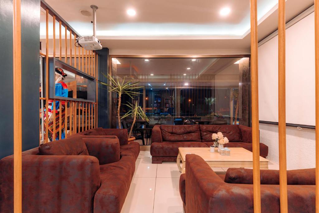 Гостиная зона в Aksular Hotel