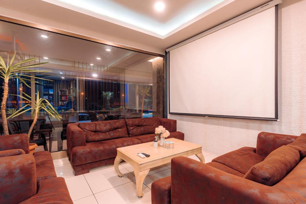 Гостиная зона в Aksular Hotel