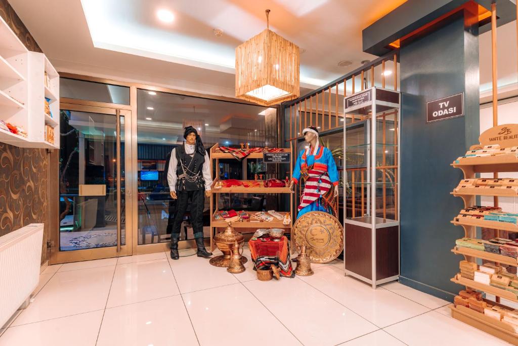 Гости Aksular Hotel