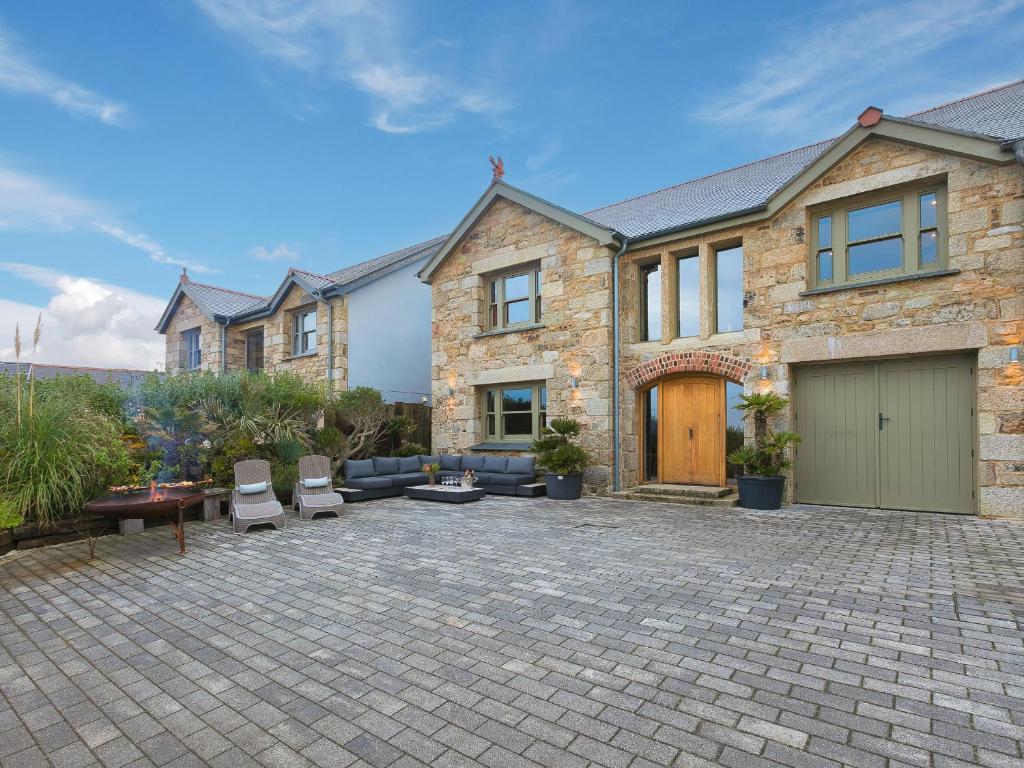 Sunset House, Penzance (updated prices 2024)