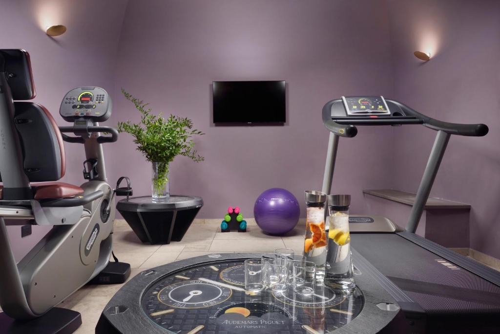 TV a/nebo společenská místnost v ubytování Hotel L'Orologio Roma - WTB Hotels