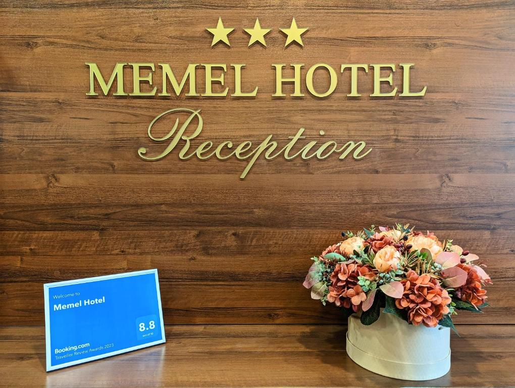 Certifikát, hodnocení, plakát nebo jiný dokument vystavený v ubytování Memel Hotel