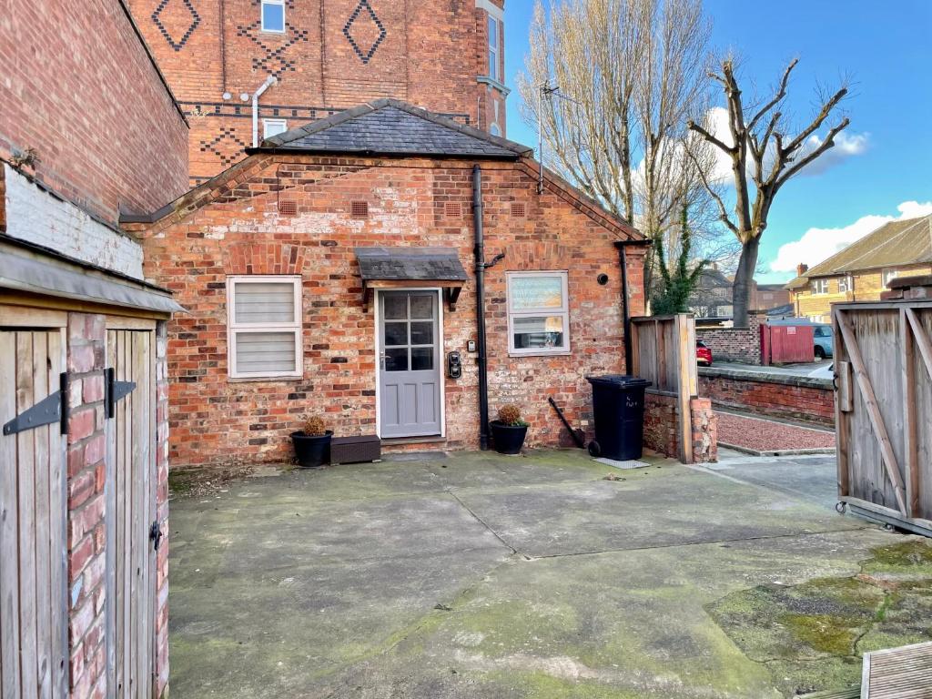 Το κτήριο όπου στεγάζεται  η παραθεριστική κατοικία