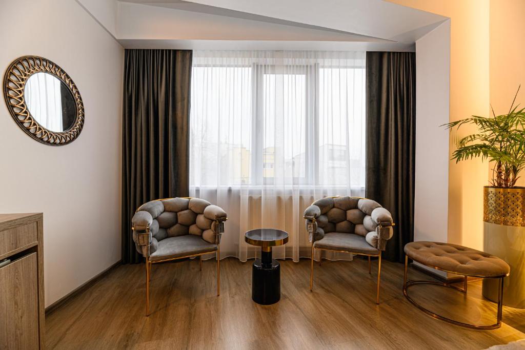 Unique Boutique - Resim 25