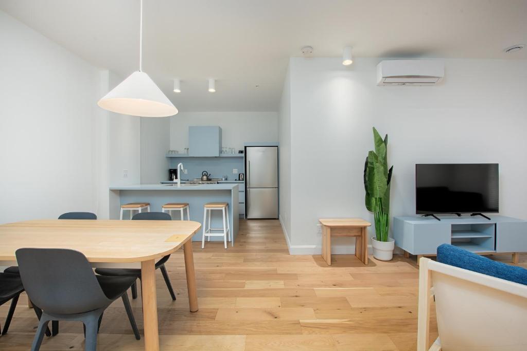 
2-bedroom apartment with private terrace - SF202
