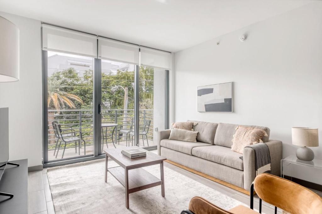 Apartment Upper East Side 2br w gym pool wd nr Mimo MIA32, Miami, FL